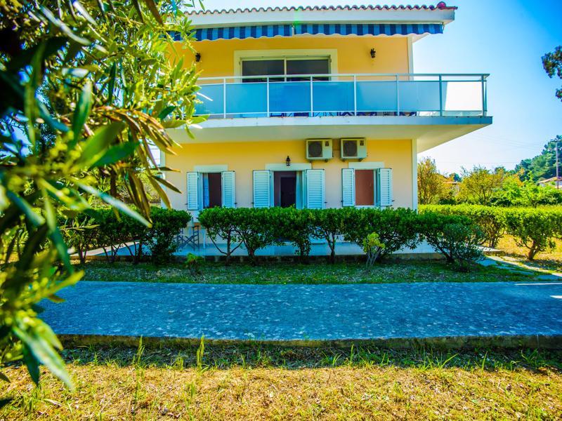 Aloni Studios And Apartments Lassi  Exterior foto
